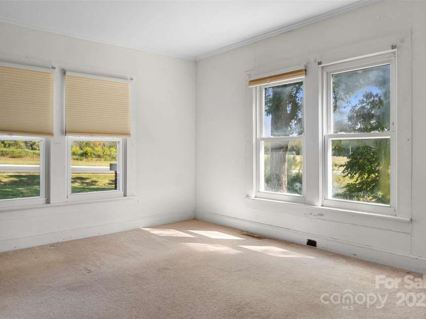 4601 Mooresville Road, Kannapolis, NC 28081.  MLS# CAR4303506, YatesRealty ID 212. 