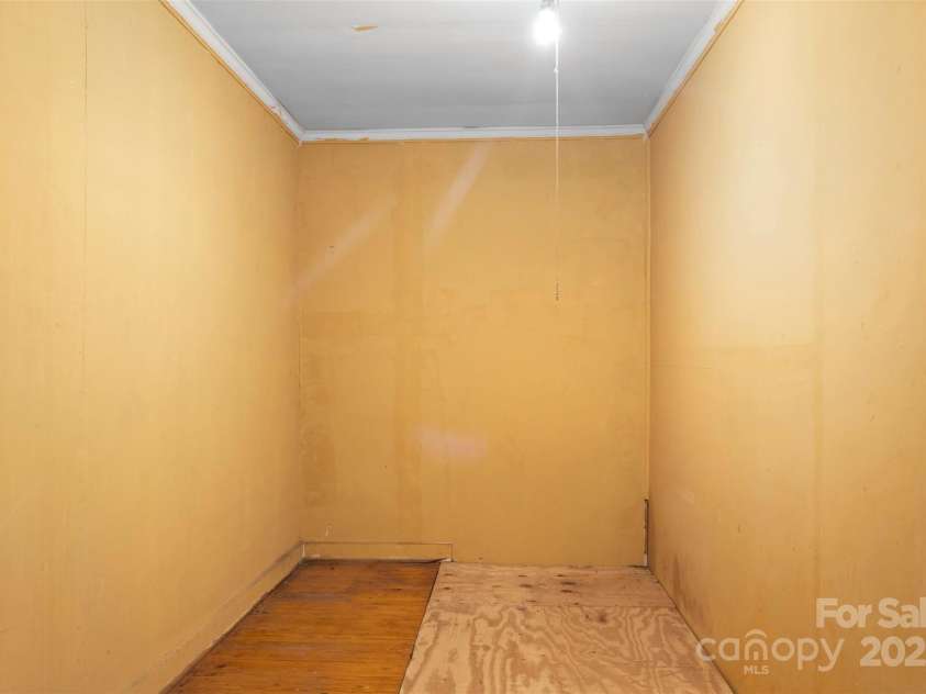 4601 Mooresville Road, Kannapolis, NC 28081.  MLS# CAR4303506, YatesRealty ID 212. 