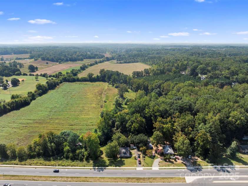 4601 Mooresville Road, Kannapolis, NC 28081.  MLS# CAR4303506, YatesRealty ID 212. 