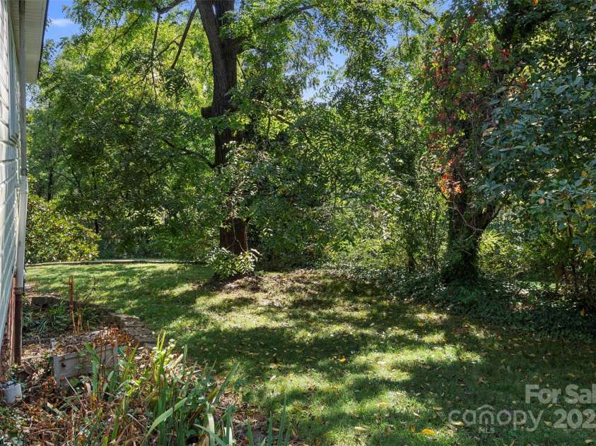 4601 Mooresville Road, Kannapolis, NC 28081.  MLS# CAR4303506, YatesRealty ID 212. 