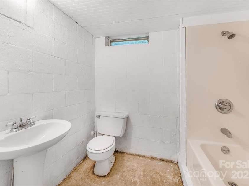 679 Solomon Jones Road, Cedar Mountain, NC 28718.  MLS# CAR4309344, YatesRealty ID 212. 