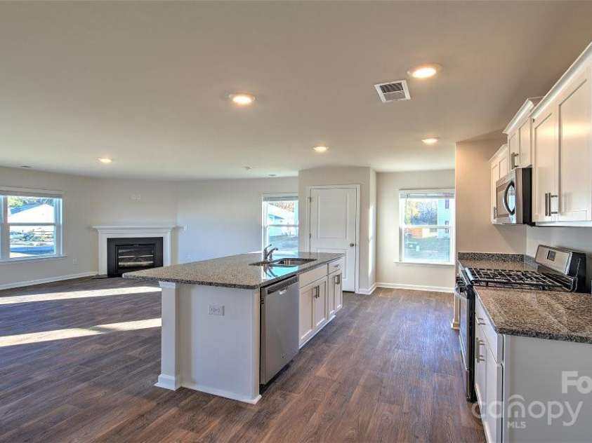 12128 Lady Bell Drive, Charlotte, NC 28278.  MLS# CAR4234266, YatesRealty ID 2120. PHOTOS ARE REPRESENTATIVE.