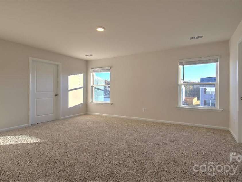 12128 Lady Bell Drive, Charlotte, NC 28278.  MLS# CAR4234266, YatesRealty ID 2120. PHOTOS ARE REPRESENTATIVE.