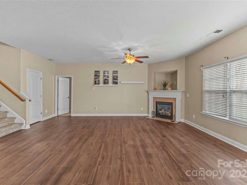 2532 Glyncastle Way, Gastonia, NC 28056.  MLS# CAR4317159, YatesRealty ID 2120. 