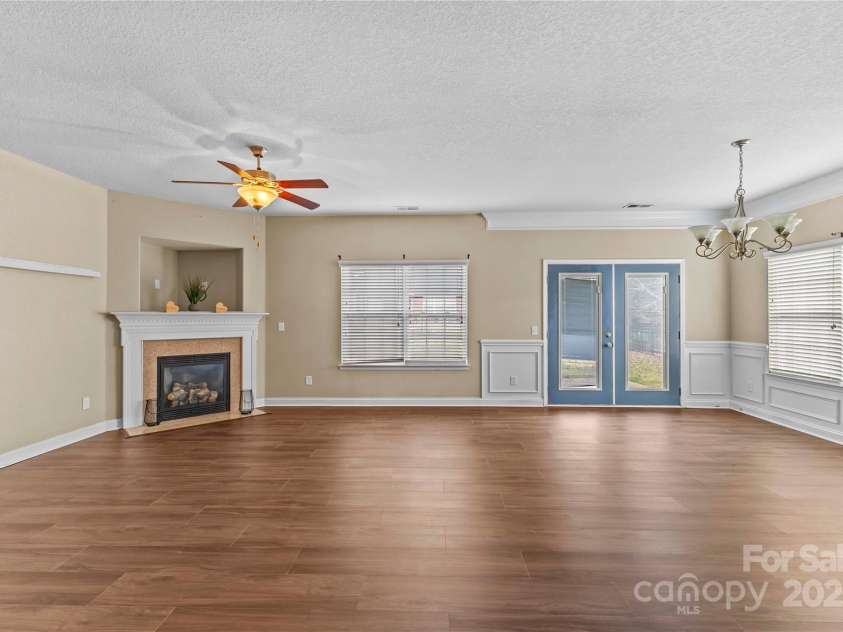 2532 Glyncastle Way, Gastonia, NC 28056.  MLS# CAR4317159, YatesRealty ID 2120. 
