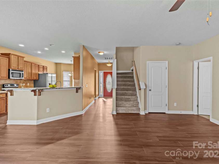 2532 Glyncastle Way, Gastonia, NC 28056.  MLS# CAR4317159, YatesRealty ID 2120. 