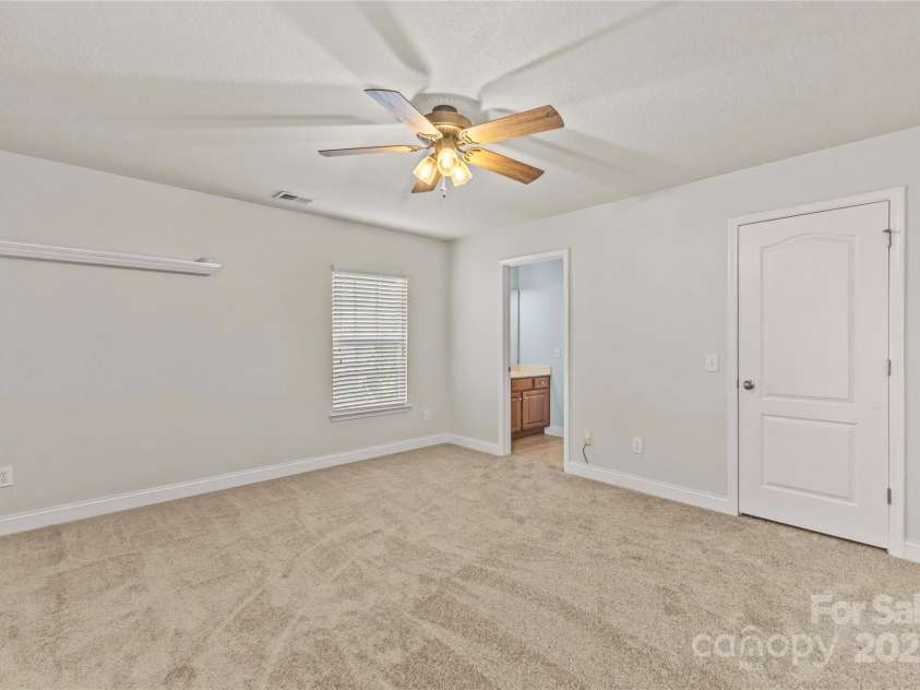 2532 Glyncastle Way, Gastonia, NC 28056.  MLS# CAR4317159, YatesRealty ID 2120. 