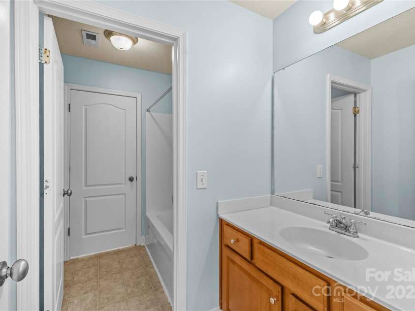 2532 Glyncastle Way, Gastonia, NC 28056.  MLS# CAR4317159, YatesRealty ID 2120. 