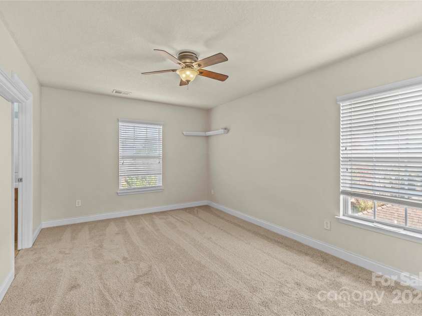 2532 Glyncastle Way, Gastonia, NC 28056.  MLS# CAR4317159, YatesRealty ID 2120. 
