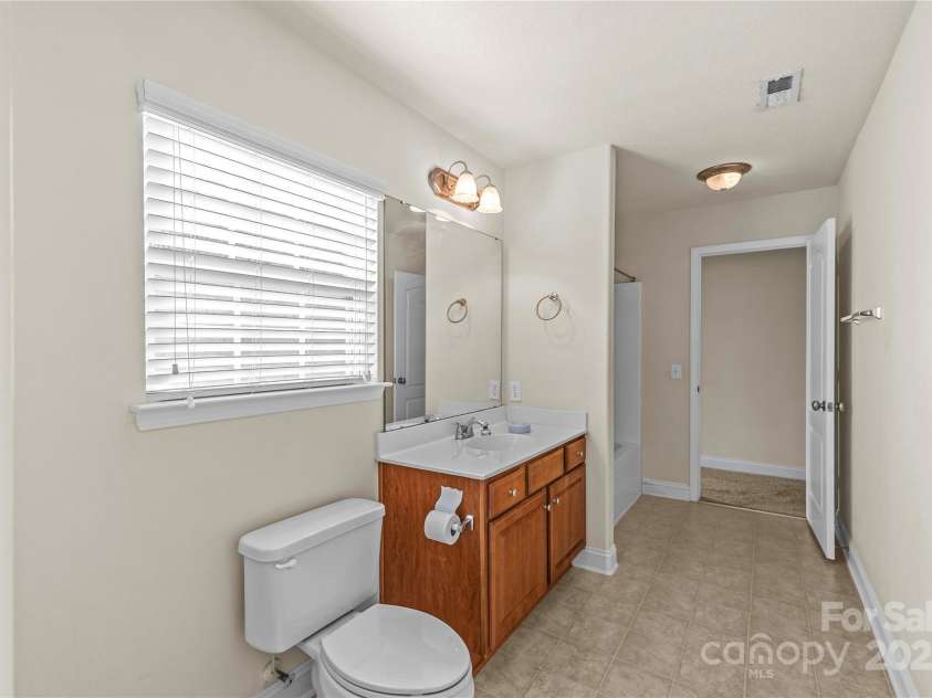 2532 Glyncastle Way, Gastonia, NC 28056.  MLS# CAR4317159, YatesRealty ID 2120. 