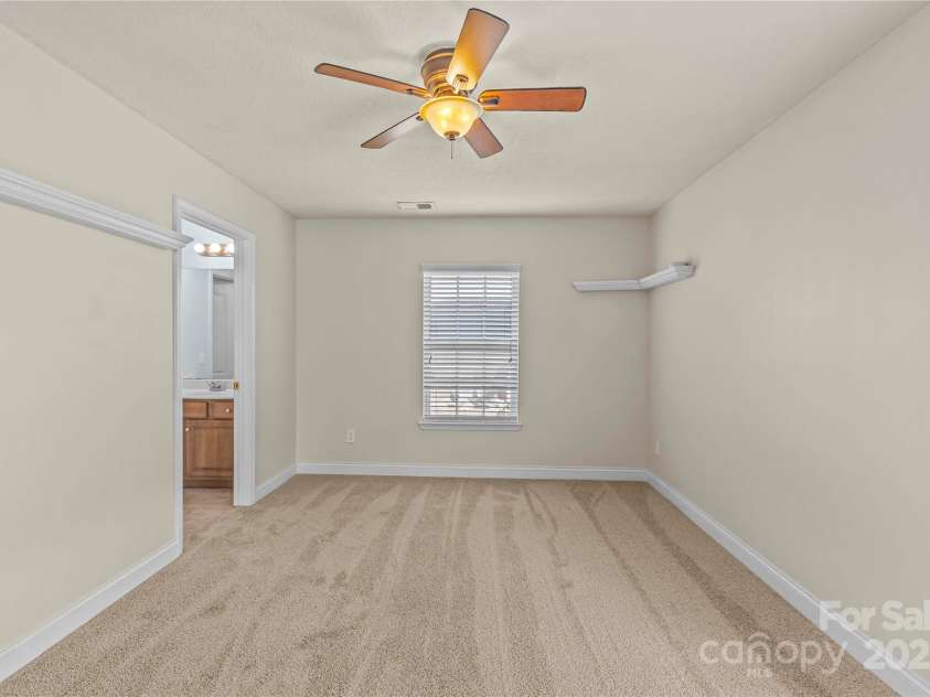 2532 Glyncastle Way, Gastonia, NC 28056.  MLS# CAR4317159, YatesRealty ID 2120. 