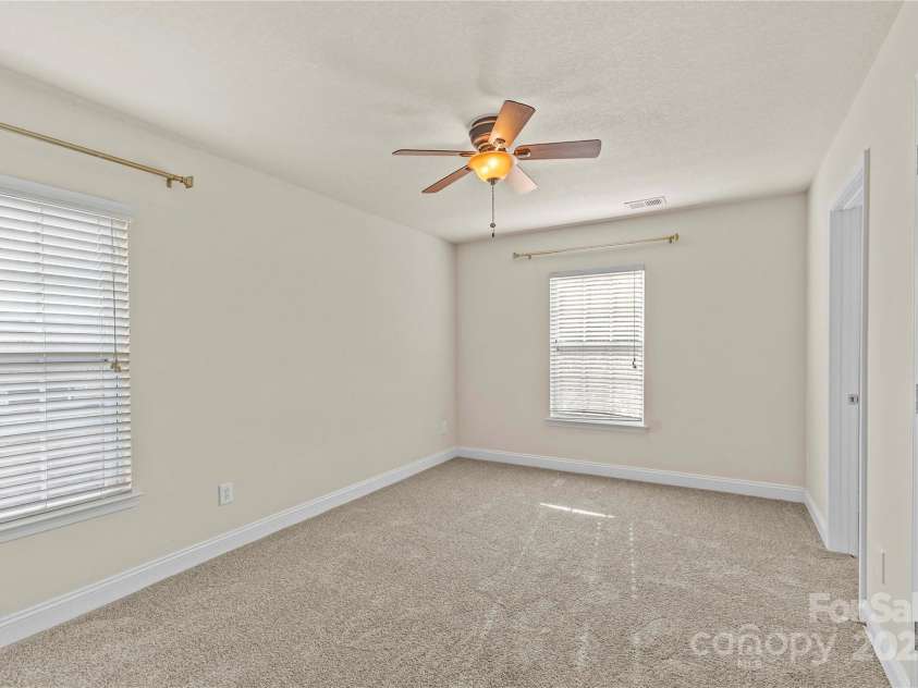 2532 Glyncastle Way, Gastonia, NC 28056.  MLS# CAR4317159, YatesRealty ID 2120. 
