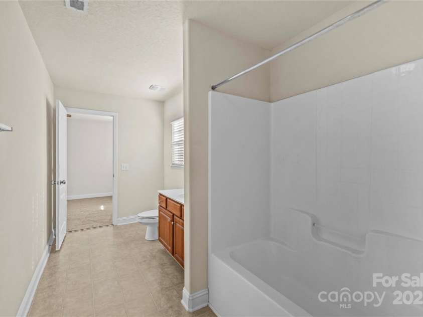 2532 Glyncastle Way, Gastonia, NC 28056.  MLS# CAR4317159, YatesRealty ID 2120. 