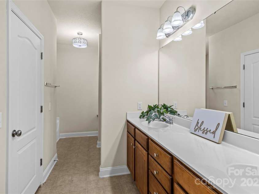 2532 Glyncastle Way, Gastonia, NC 28056.  MLS# CAR4317159, YatesRealty ID 2120. 
