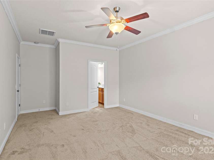 2532 Glyncastle Way, Gastonia, NC 28056.  MLS# CAR4317159, YatesRealty ID 2120. 