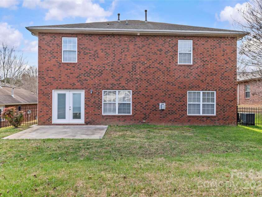 2532 Glyncastle Way, Gastonia, NC 28056.  MLS# CAR4317159, YatesRealty ID 2120. 