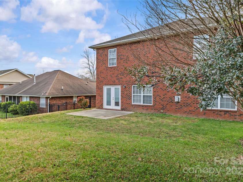 2532 Glyncastle Way, Gastonia, NC 28056.  MLS# CAR4317159, YatesRealty ID 2120. 