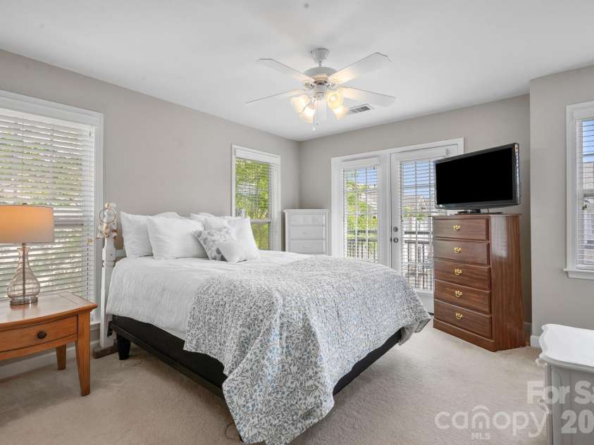 500 Village Park Drive, Belmont, NC 28012.  MLS# CAR4378749, YatesRealty ID 21200. 
