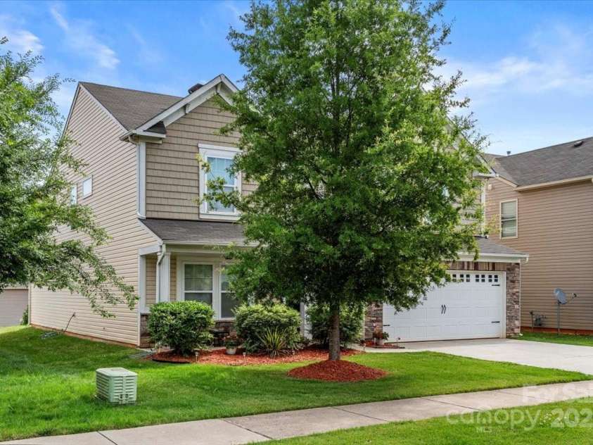 6510 Nathan Drive, Charlotte, NC 28269.  MLS# CAR4266481, YatesRealty ID 21200. 