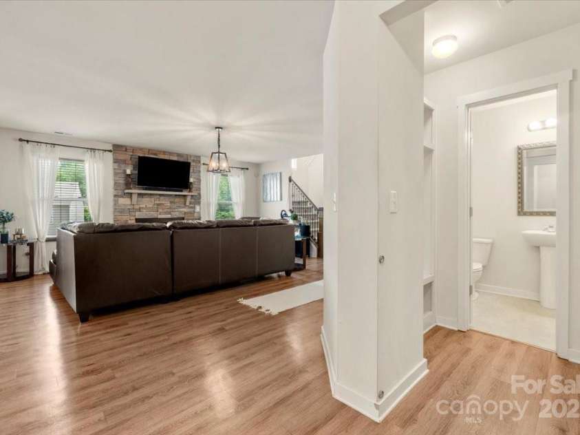 6510 Nathan Drive, Charlotte, NC 28269.  MLS# CAR4266481, YatesRealty ID 21200. 