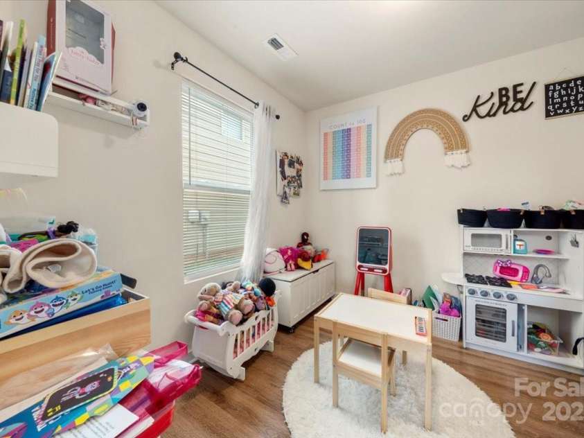 6510 Nathan Drive, Charlotte, NC 28269.  MLS# CAR4266481, YatesRealty ID 21200. 