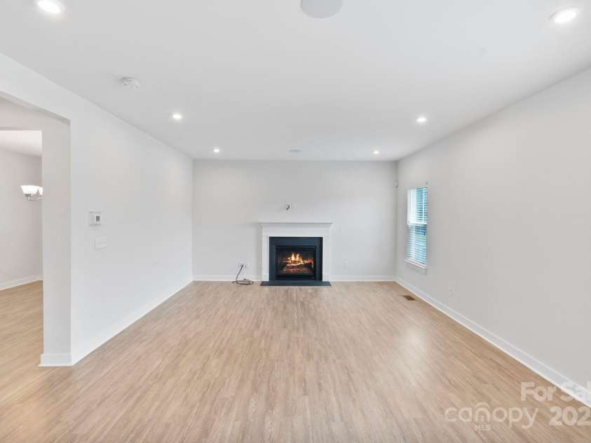 207 Welcombe Street, Mooresville, NC 28115.  MLS# CAR4267095, YatesRealty ID 21201. 