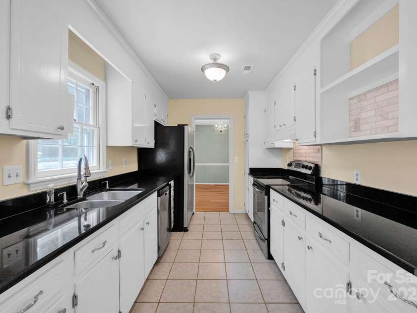 1006 Covewood Court, Charlotte, NC 28270.  MLS# CAR4267955, YatesRealty ID 21202. 