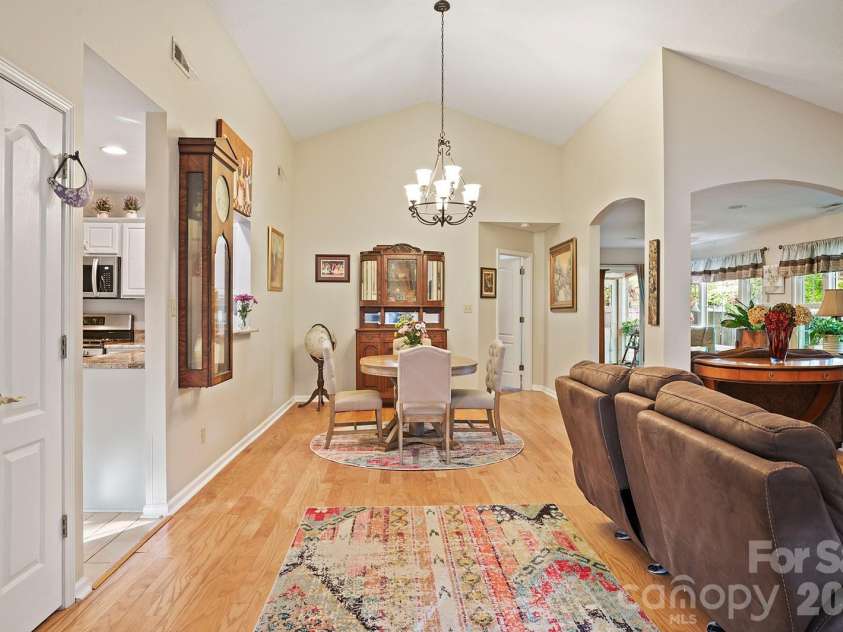 75 Stonebridge Drive, Asheville, NC 28805.  MLS# CAR4372615, YatesRealty ID 21202. 