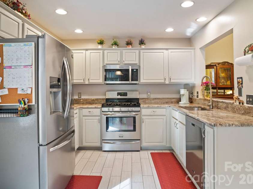 75 Stonebridge Drive, Asheville, NC 28805.  MLS# CAR4372615, YatesRealty ID 21202. 