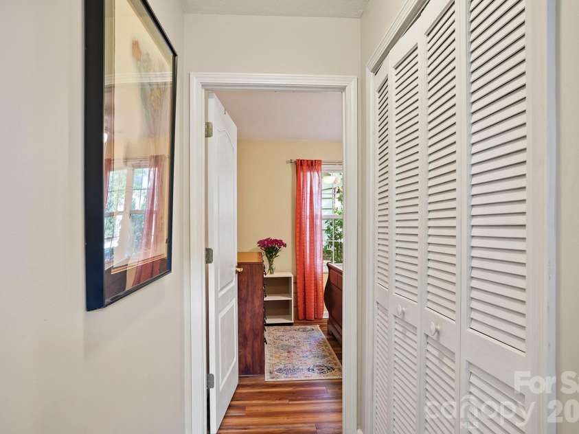 75 Stonebridge Drive, Asheville, NC 28805.  MLS# CAR4372615, YatesRealty ID 21202. 
