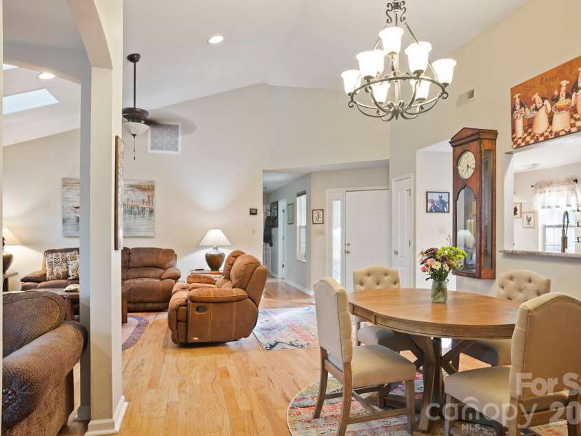 75 Stonebridge Drive, Asheville, NC 28805.  MLS# CAR4372615, YatesRealty ID 21202. 