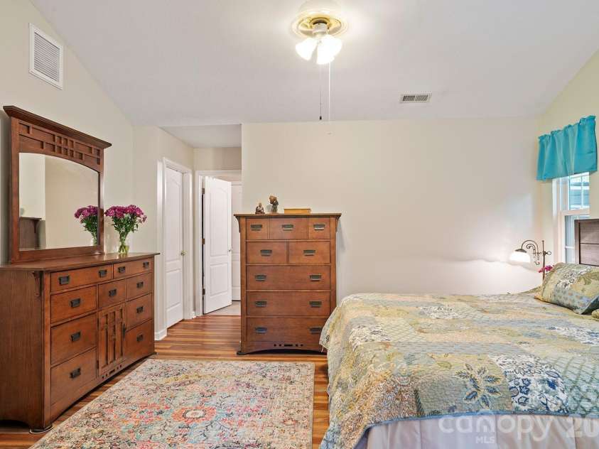 75 Stonebridge Drive, Asheville, NC 28805.  MLS# CAR4372615, YatesRealty ID 21202. 