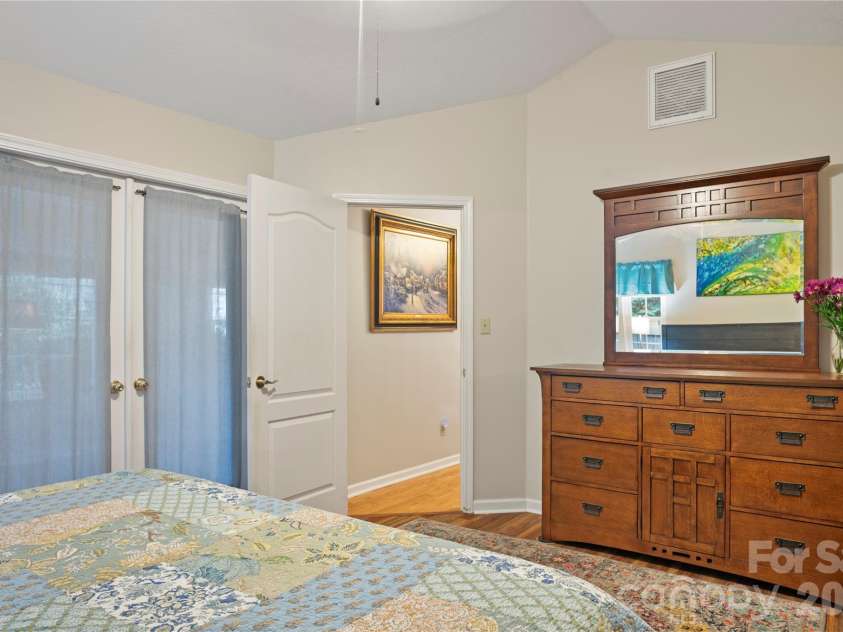 75 Stonebridge Drive, Asheville, NC 28805.  MLS# CAR4372615, YatesRealty ID 21202. 