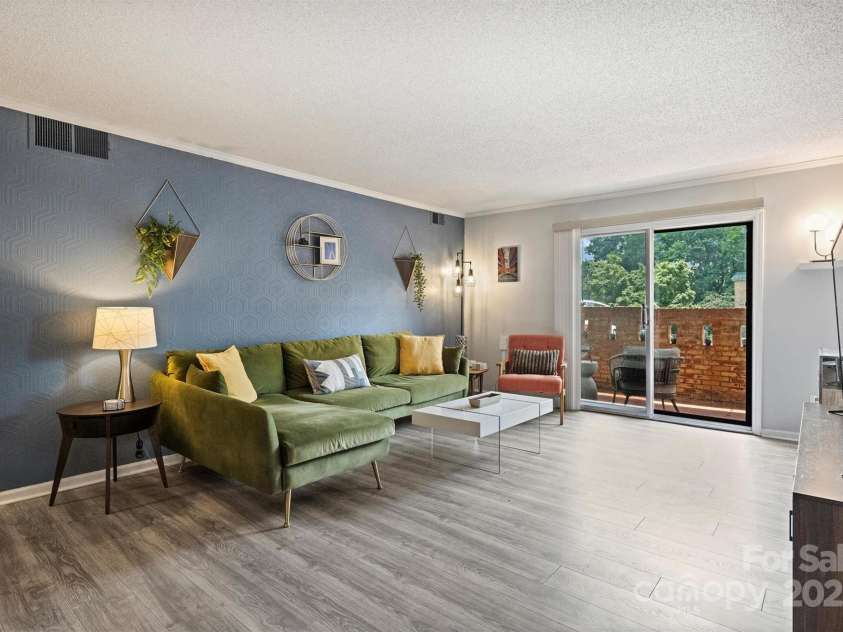 4736 Hedgemore Drive, Charlotte, NC 28209.  MLS# CAR4269160, YatesRealty ID 21204. 