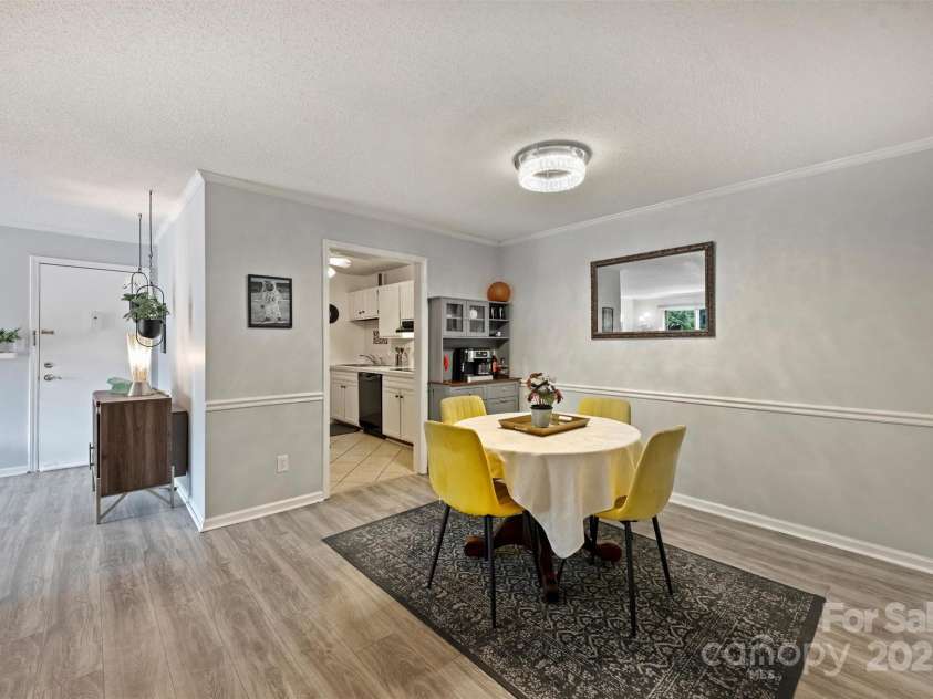 4736 Hedgemore Drive, Charlotte, NC 28209.  MLS# CAR4269160, YatesRealty ID 21204. 