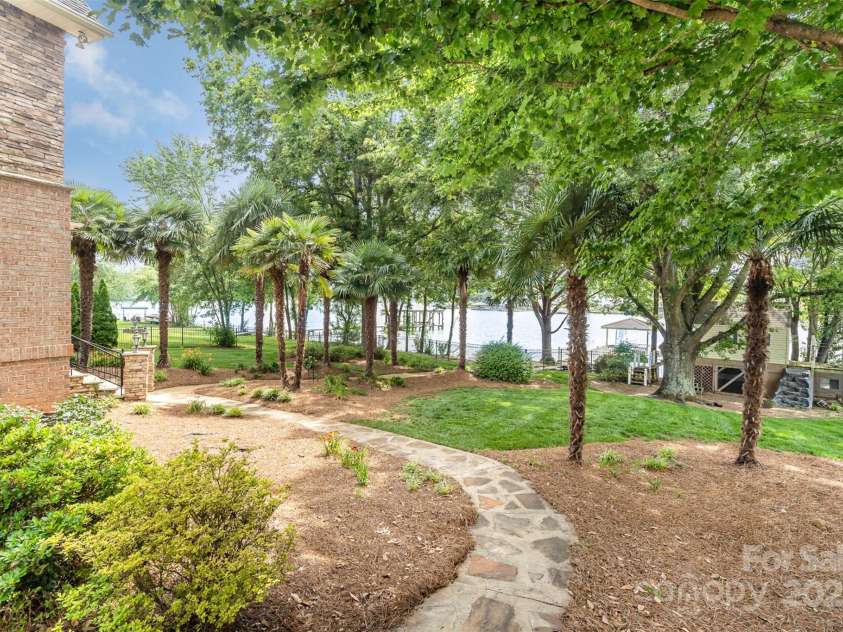 174 Hickory Hill Road, Mooresville, NC 28117.  MLS# CAR4271846, YatesRealty ID 21205. 