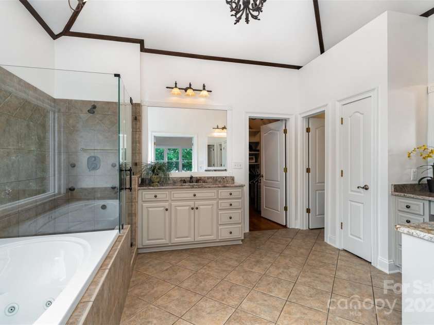 174 Hickory Hill Road, Mooresville, NC 28117.  MLS# CAR4271846, YatesRealty ID 21205. 