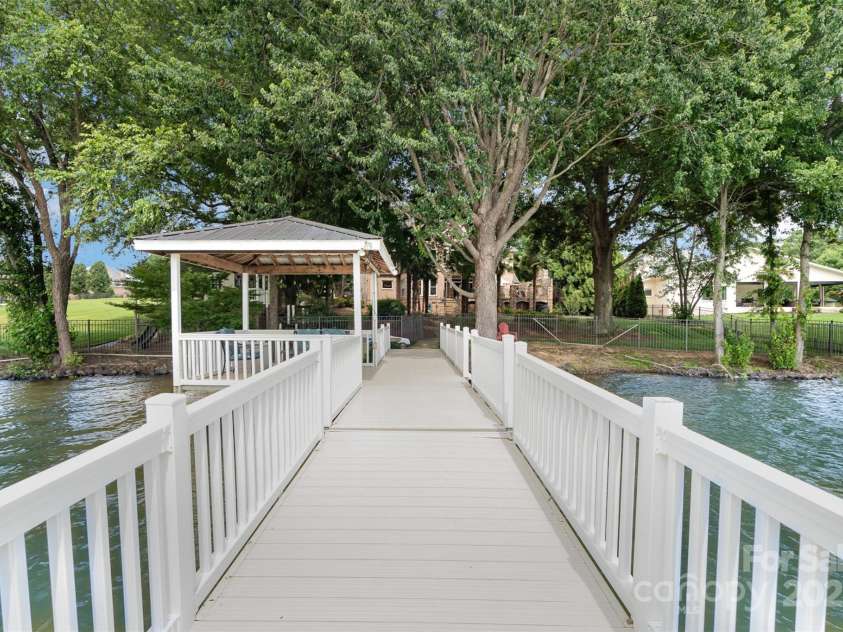 174 Hickory Hill Road, Mooresville, NC 28117.  MLS# CAR4271846, YatesRealty ID 21205. 