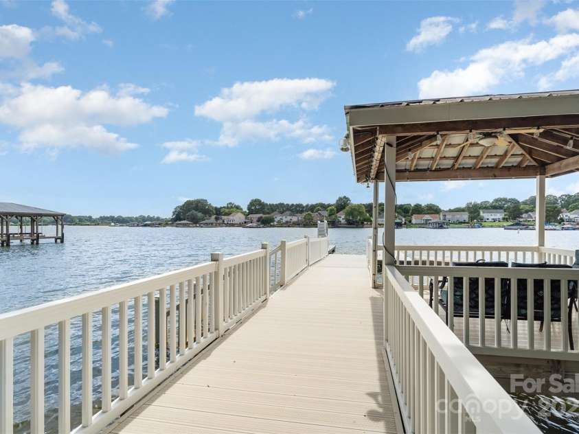 174 Hickory Hill Road, Mooresville, NC 28117.  MLS# CAR4271846, YatesRealty ID 21205. 