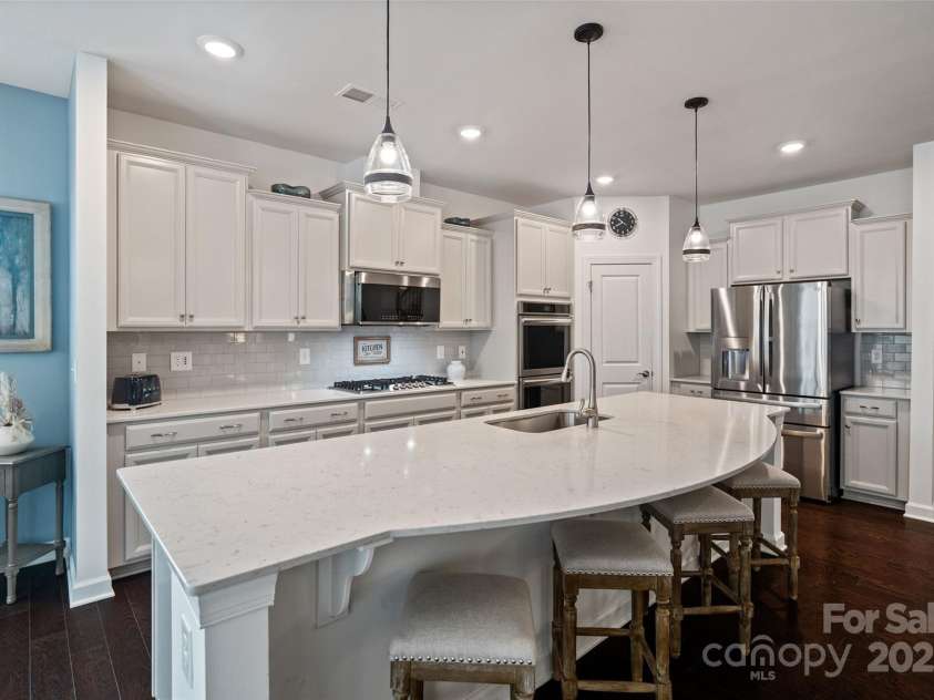 17733 Burnt Hickory Drive, Charlotte, NC 28278.  MLS# CAR4273048, YatesRealty ID 21206. 
