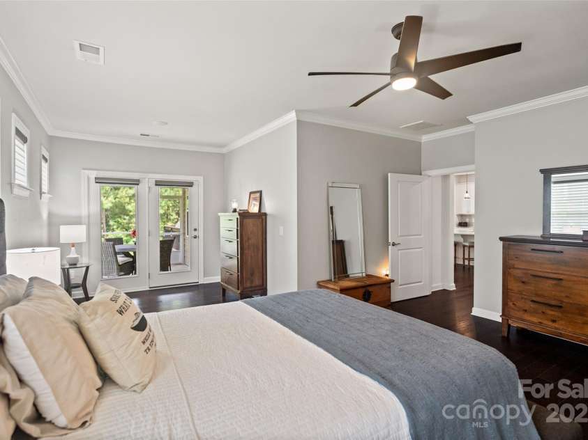 17733 Burnt Hickory Drive, Charlotte, NC 28278.  MLS# CAR4273048, YatesRealty ID 21206. 