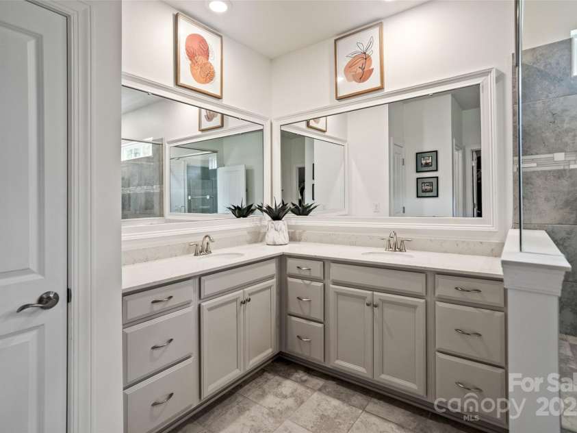 17733 Burnt Hickory Drive, Charlotte, NC 28278.  MLS# CAR4273048, YatesRealty ID 21206. 