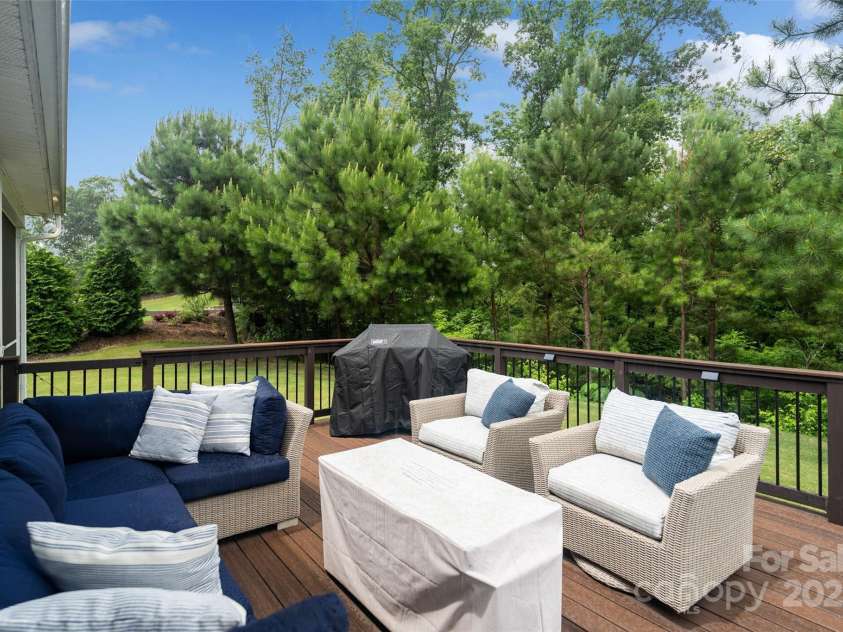 17733 Burnt Hickory Drive, Charlotte, NC 28278.  MLS# CAR4273048, YatesRealty ID 21206. 