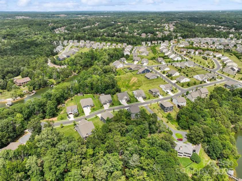 17733 Burnt Hickory Drive, Charlotte, NC 28278.  MLS# CAR4273048, YatesRealty ID 21206. 