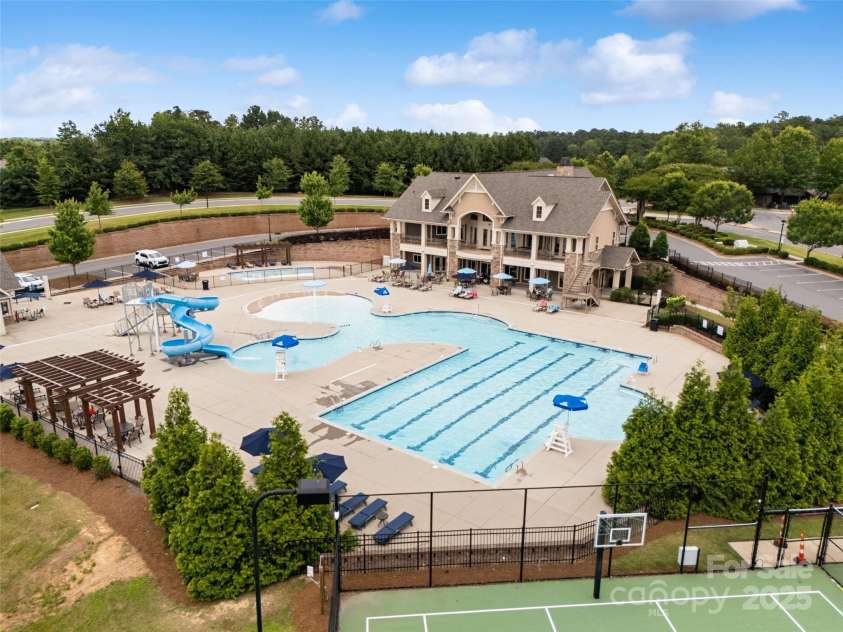 17733 Burnt Hickory Drive, Charlotte, NC 28278.  MLS# CAR4273048, YatesRealty ID 21206. 