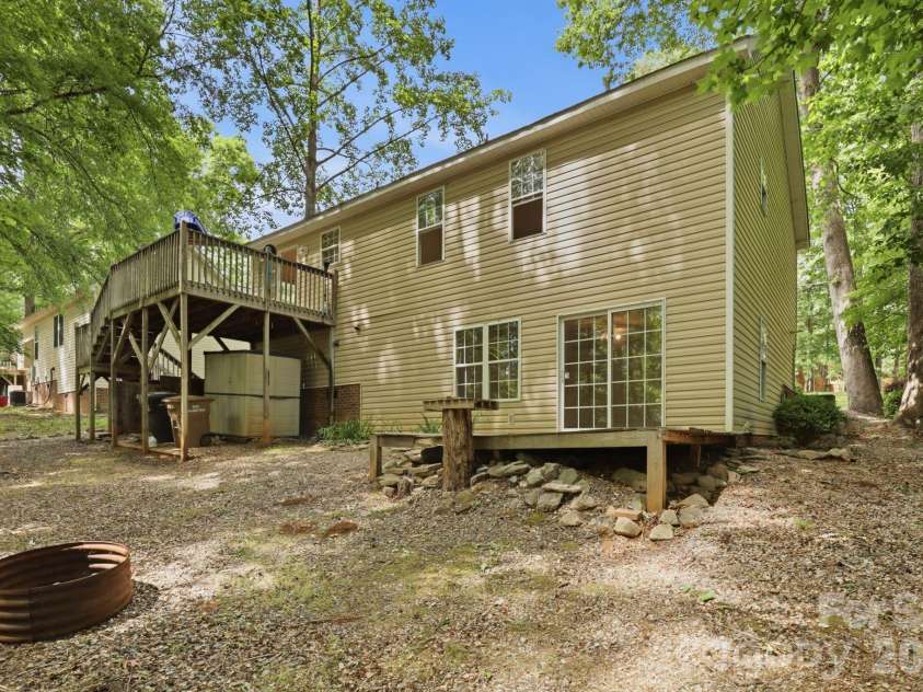 716 King Street, Waxhaw, NC 28173.  MLS# CAR4362486, YatesRealty ID 21206. 