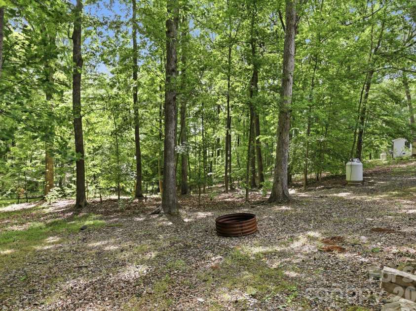 716 King Street, Waxhaw, NC 28173.  MLS# CAR4362486, YatesRealty ID 21206. 