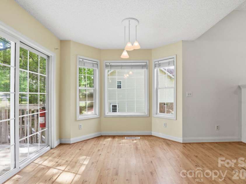 716 King Street, Waxhaw, NC 28173.  MLS# CAR4362486, YatesRealty ID 21206. 