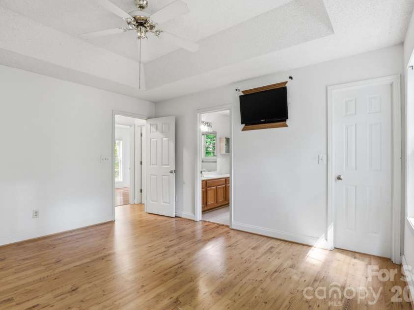 716 King Street, Waxhaw, NC 28173.  MLS# CAR4362486, YatesRealty ID 21206. 