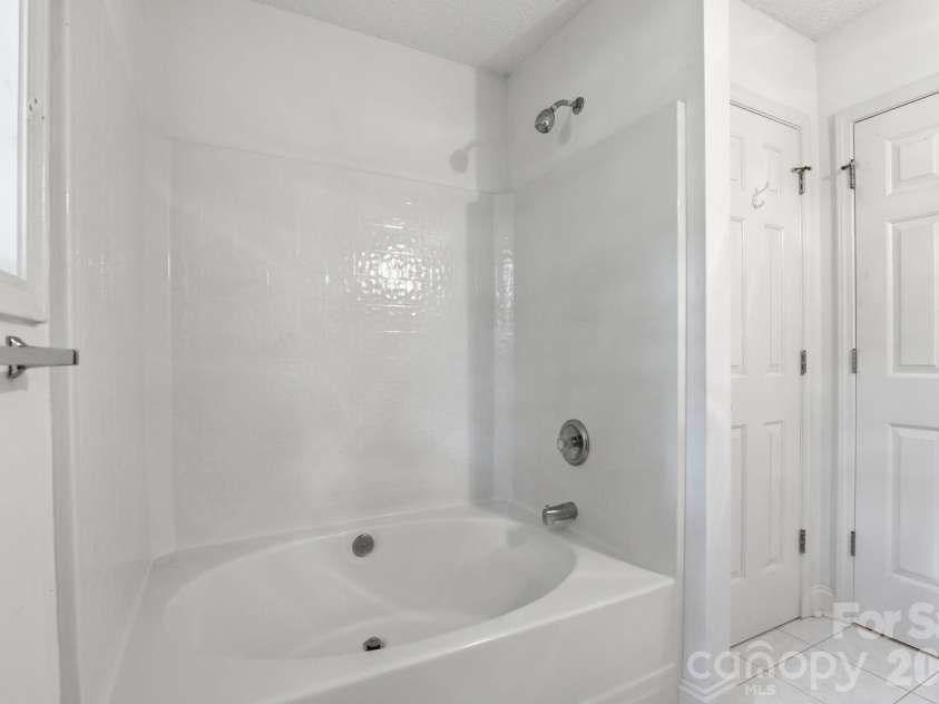 716 King Street, Waxhaw, NC 28173.  MLS# CAR4362486, YatesRealty ID 21206. 